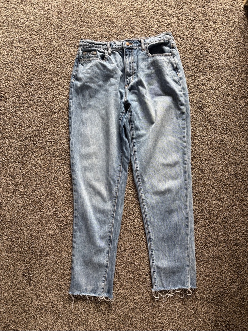 Universal Thread Light Blue High-Rise Straight Jeans